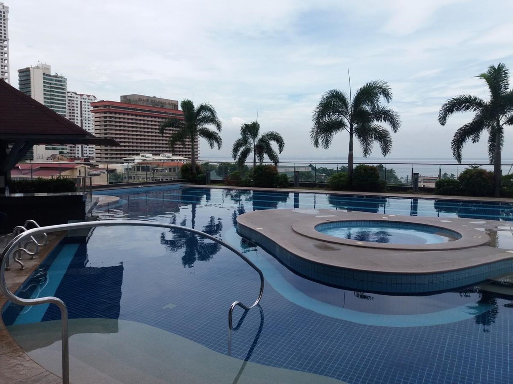 Malate Bayview Mansion City View Manila Ngoại thất bức ảnh